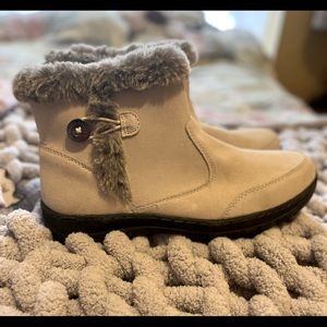 Khombu cold weather boots size 10